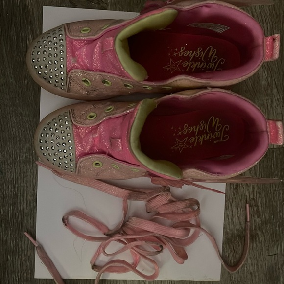 Skechers Twinkle Toes Twi-Lites 2.0 Light-Up Shoes - Pink Butterfly, Size 1. 🩷🦋 - Picture 2 of 8